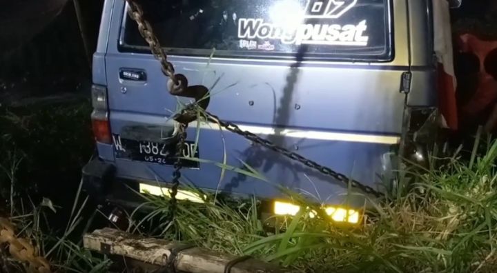 Kendaraan jeep penabrak pengendara sepeda motor hingga tewas.