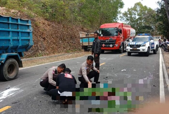 Pemotor tabrak truk di Pacitan (Foto: Istimewa)